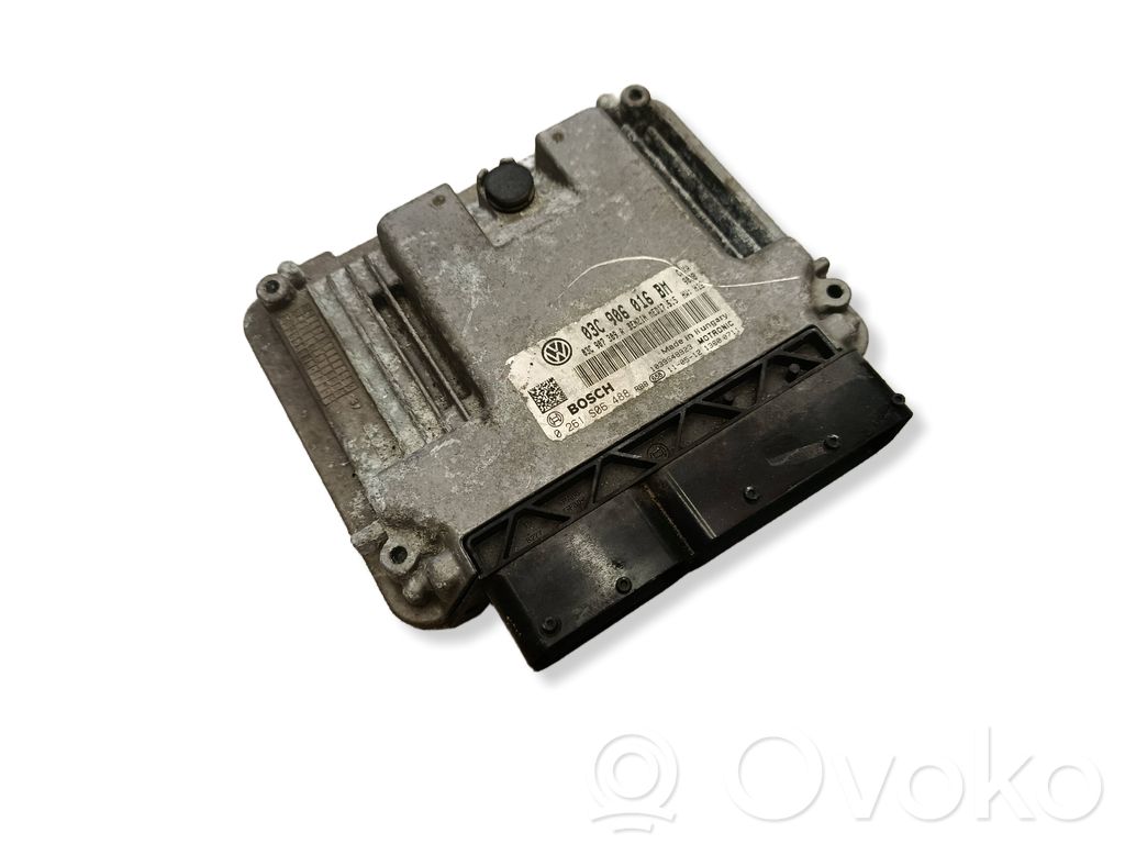 Volkswagen Golf VII Engine control unit/module 