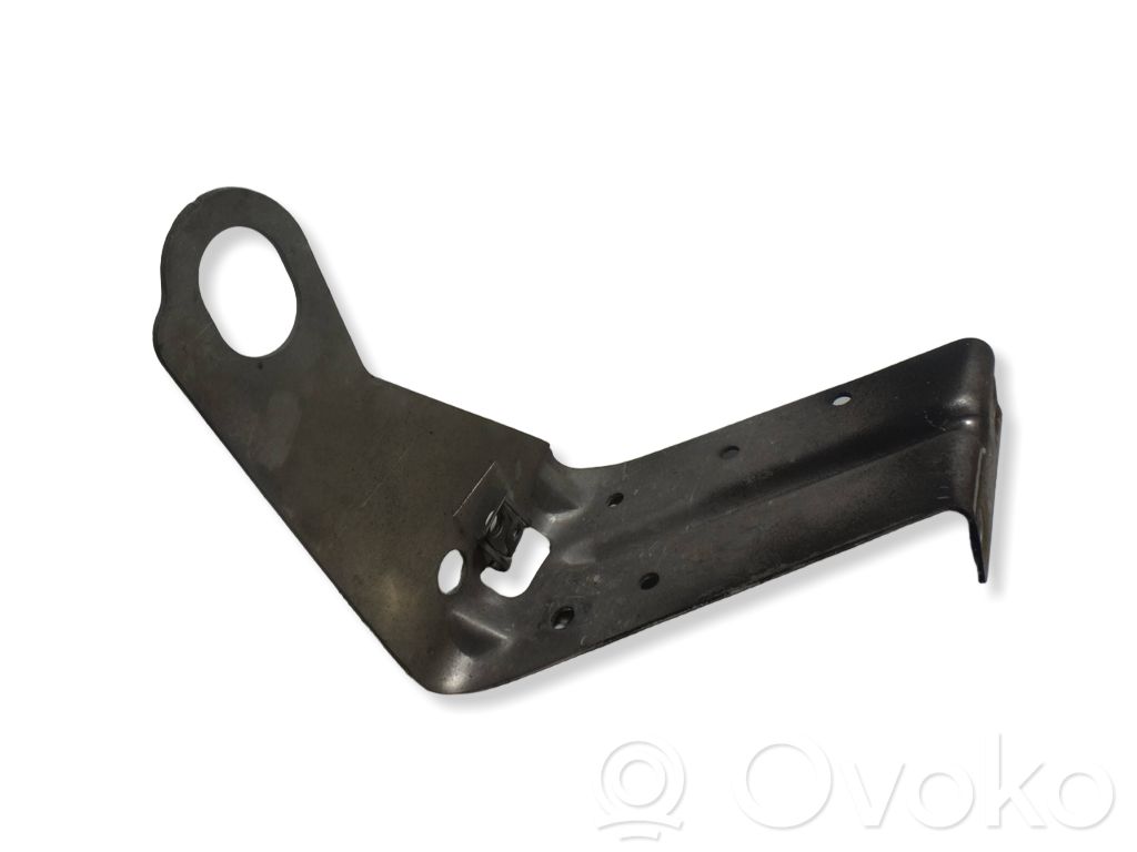 Fender mounting bracket   7188836