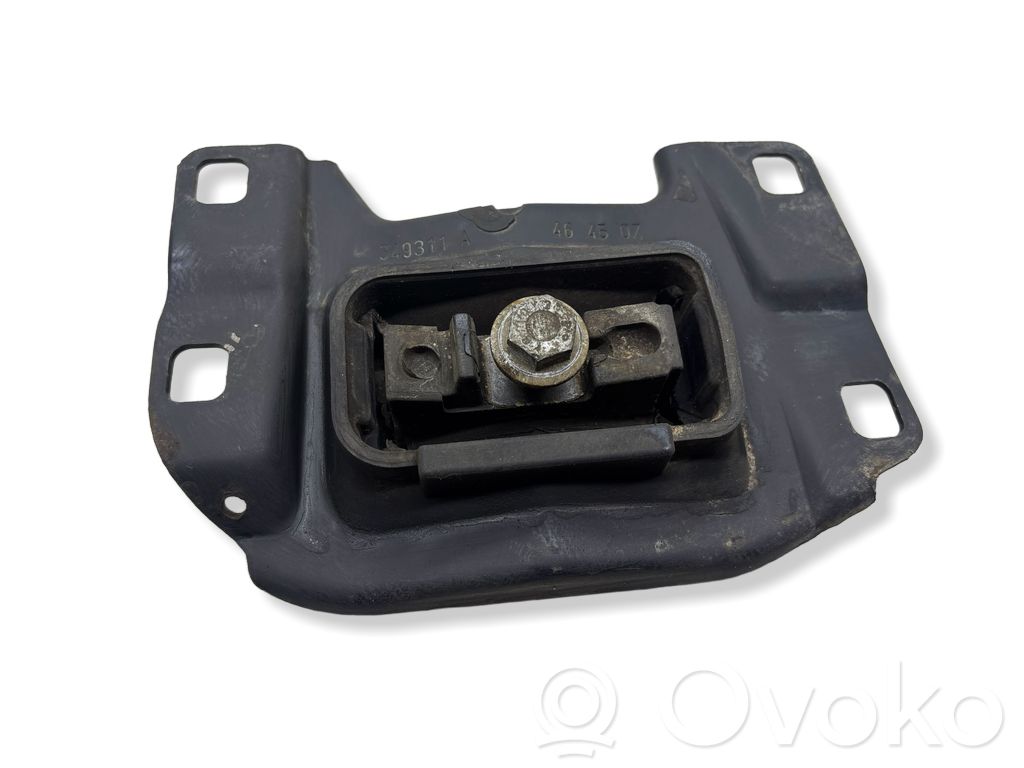 Ford C-MAX I Engine mount bracket 