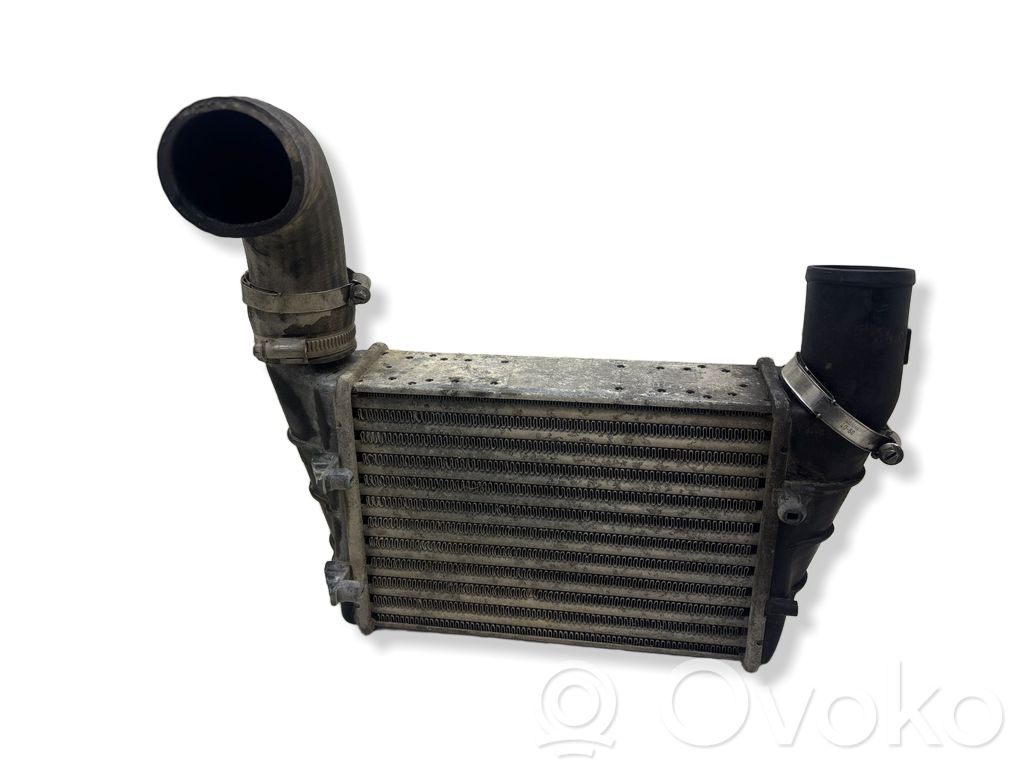 Audi A4 S4 B5 8D Interkūlerio radiatorius 