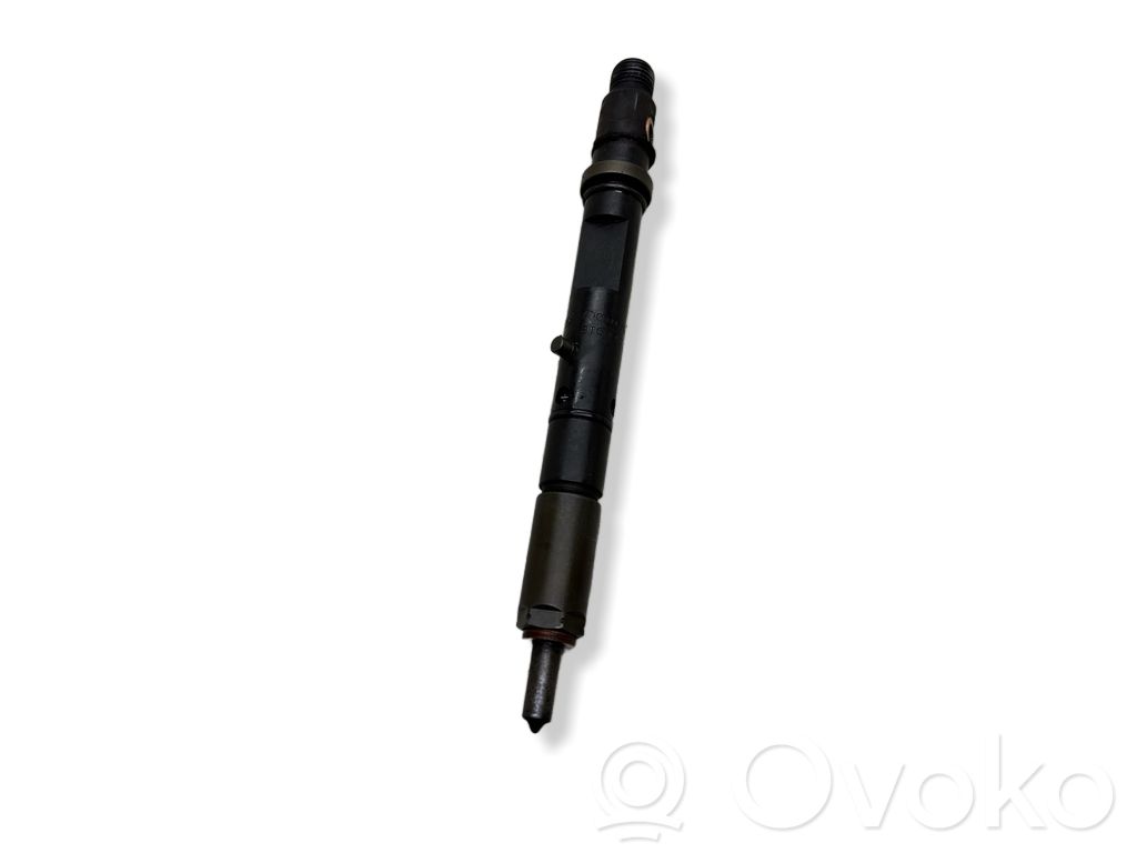 Audi A4 S4 B7 8E 8H Fuel injector 