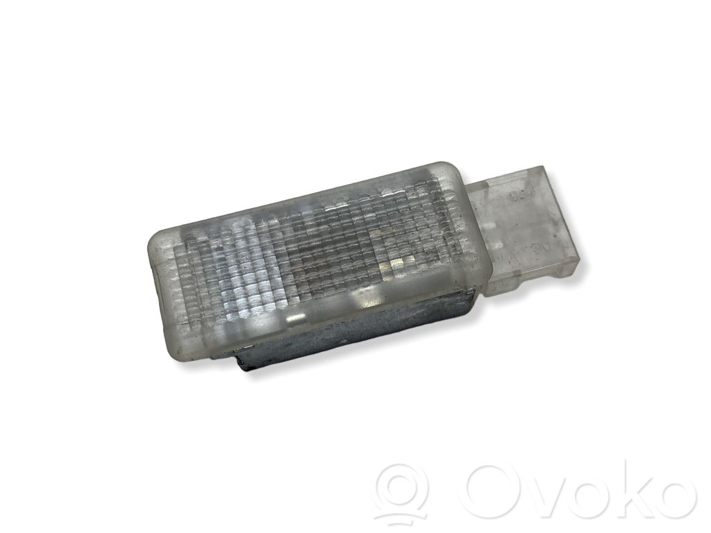 Volkswagen PASSAT B6 Otras luces interiores 