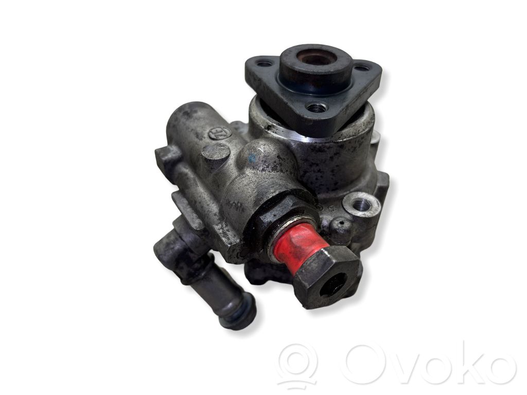 Audi A4 S4 B7 8E 8H Ohjaustehostimen pumppu 