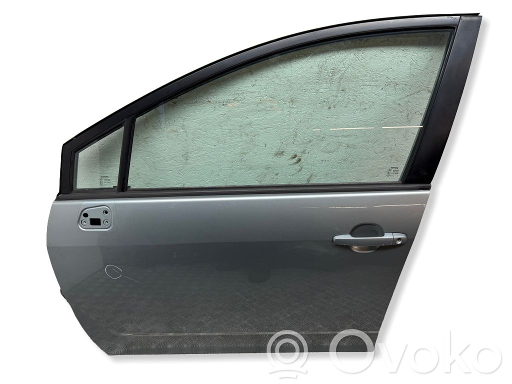 Toyota Corolla Verso AR10 Дверь 