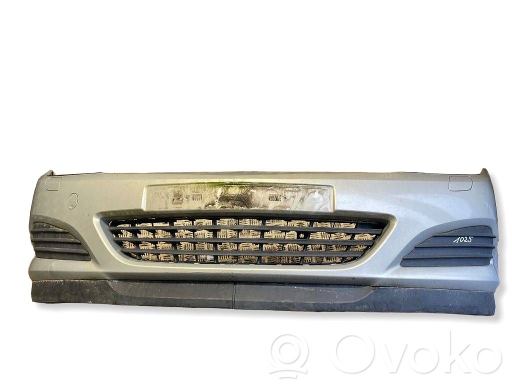 Opel Astra H Priekinis bamperis 