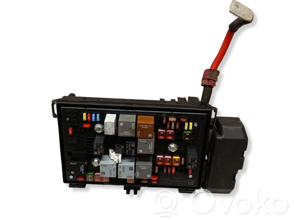 Opel Astra J Módulo de fusible 