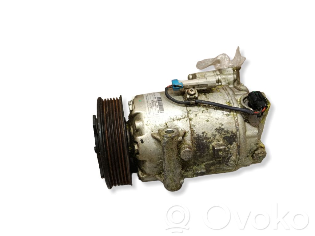 Opel Astra J Oro kondicionieriaus kompresorius (siurblys) 