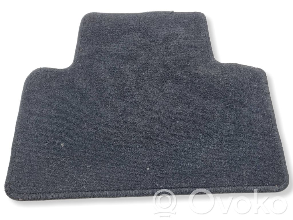 Second row seat mat   42858J