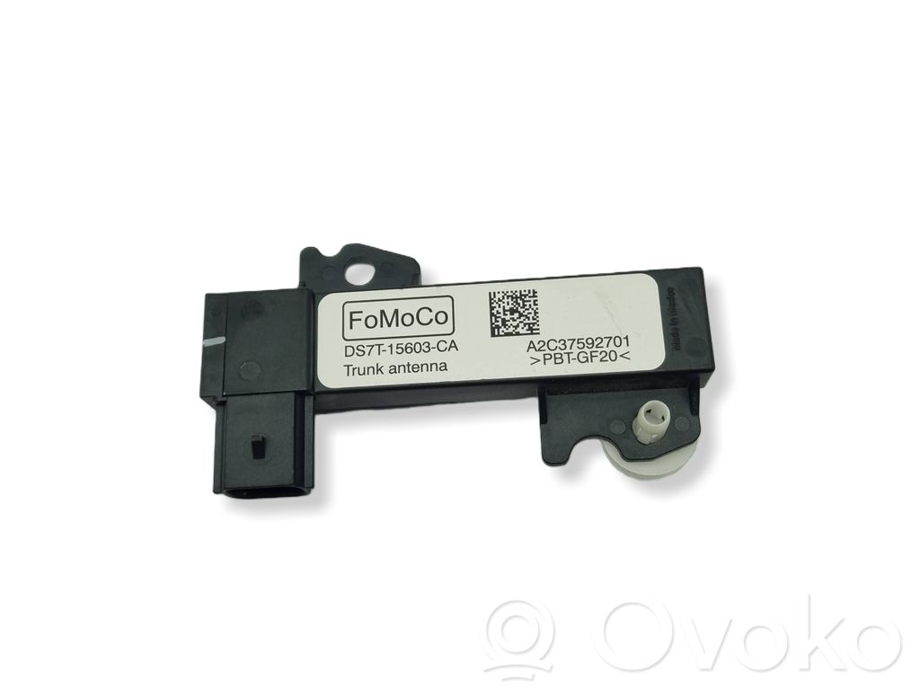 Ford Mustang VII GPS-pystyantenni 