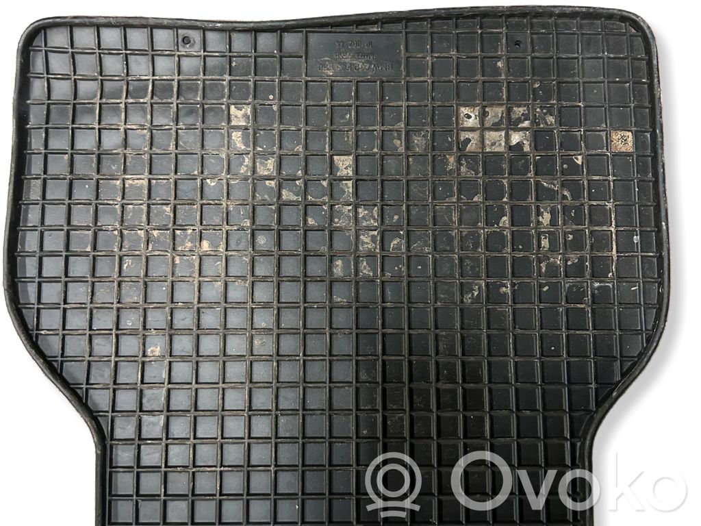 Rear floor mat   1000244
