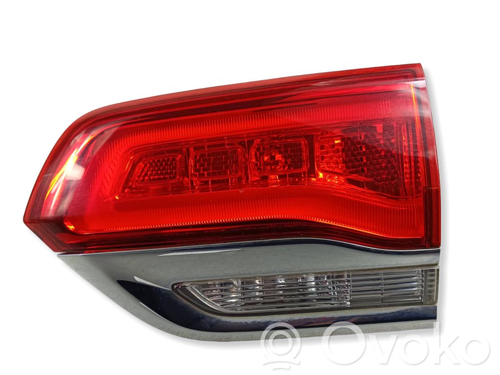 Jeep Grand Cherokee Lampă spate în capacul portbagajului 