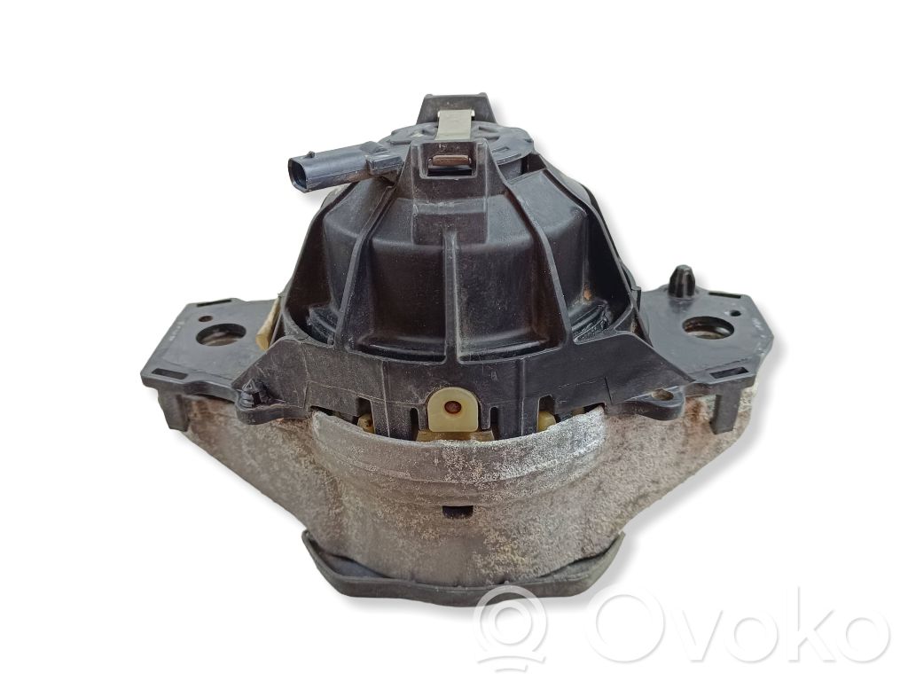 Jeep Grand Cherokee WL Engine mount bracket 