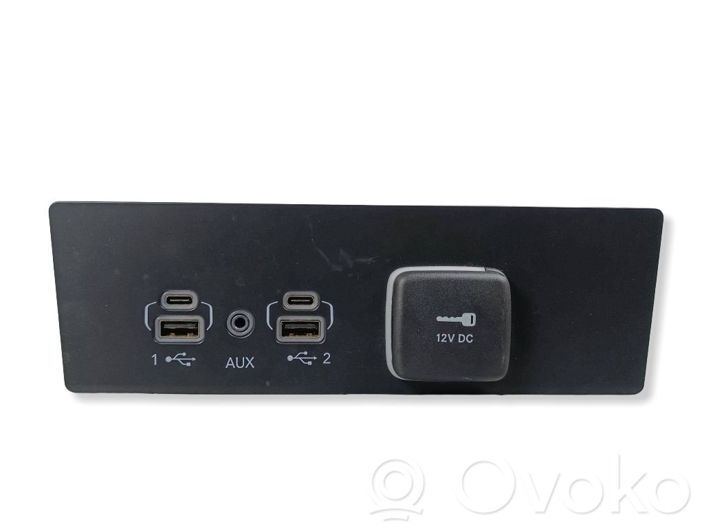 Jeep Grand Cherokee WL USB socket connector 