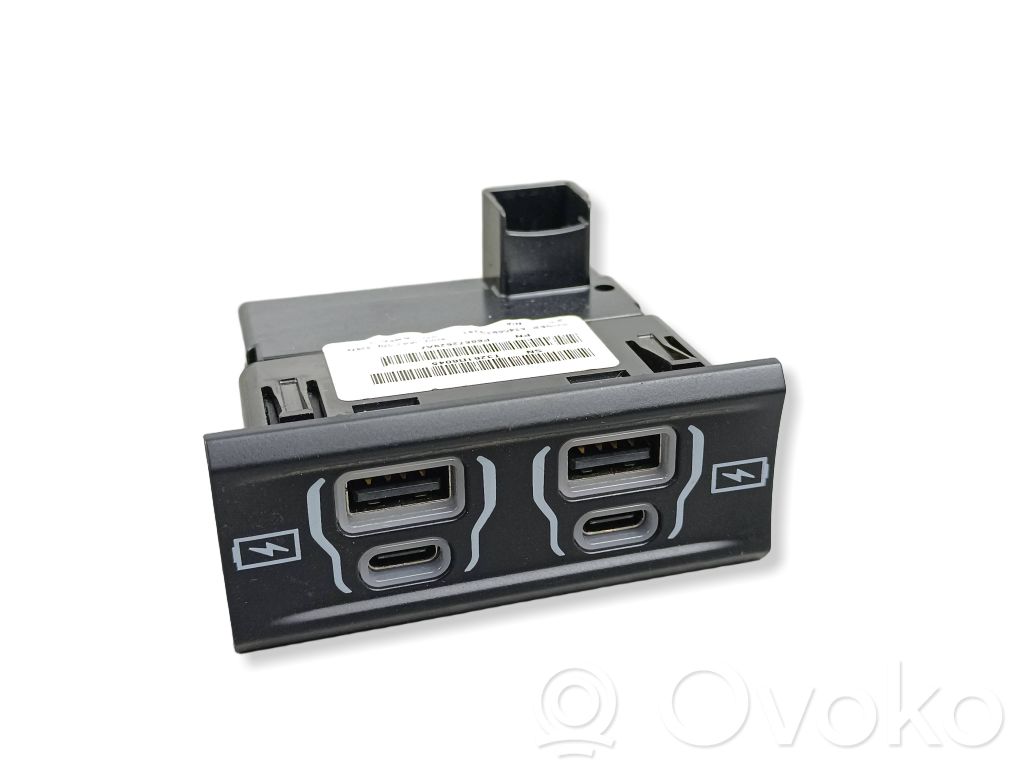 Jeep Grand Cherokee WL Gniazdo / Złącze USB 