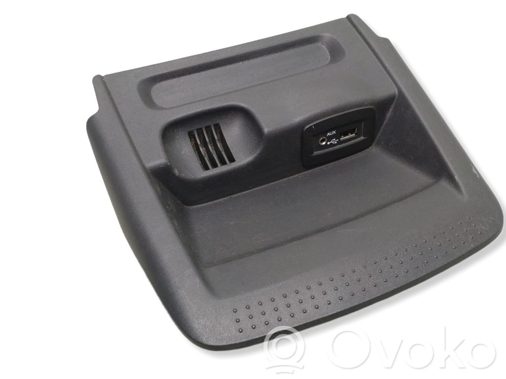 Opel Vivaro Enchufe conector entrada auxiliar 