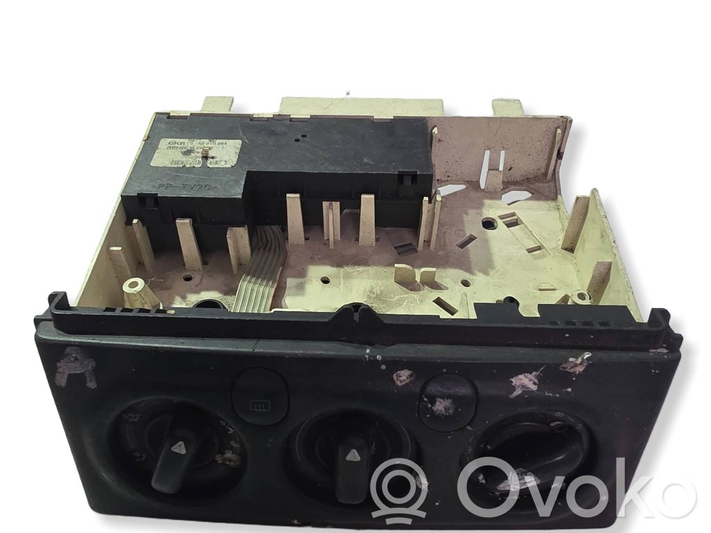 Renault Laguna I Climate control unit 