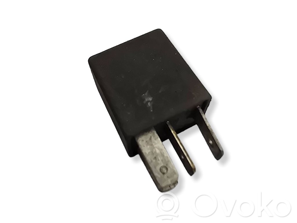 Opel Zafira A Other relay 