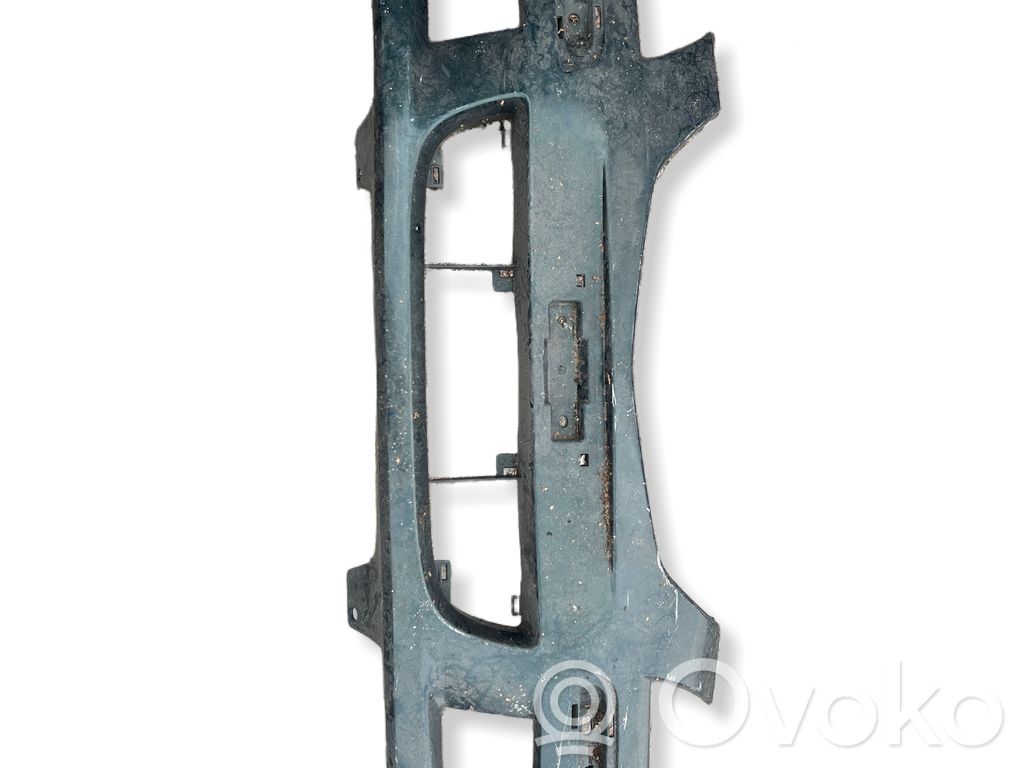 Front bumper   C10050031