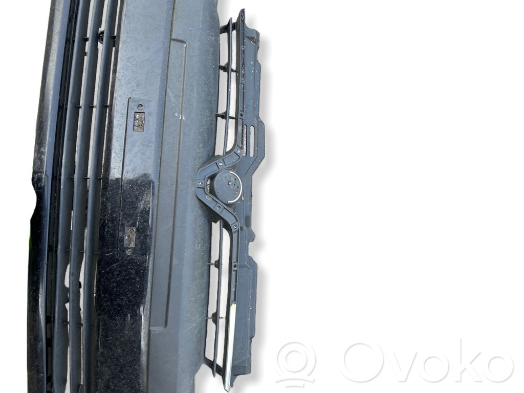 Opel Corsa C Parachoques delantero 