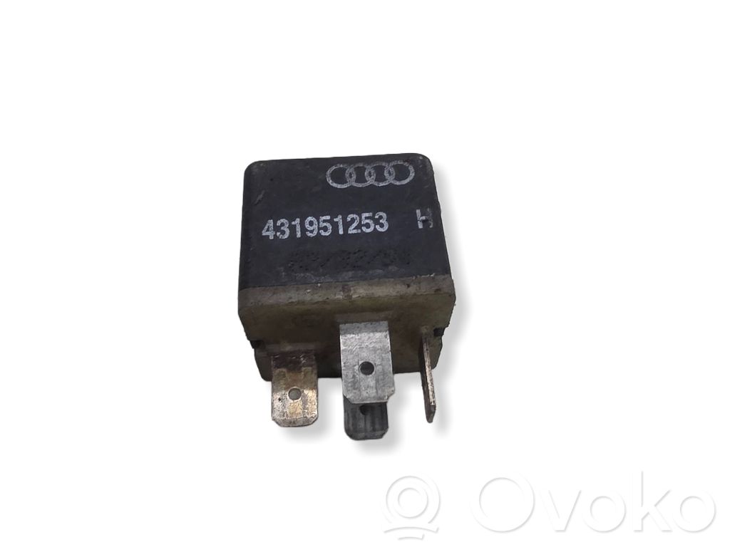 Audi A4 S4 B5 8D Muu rele 