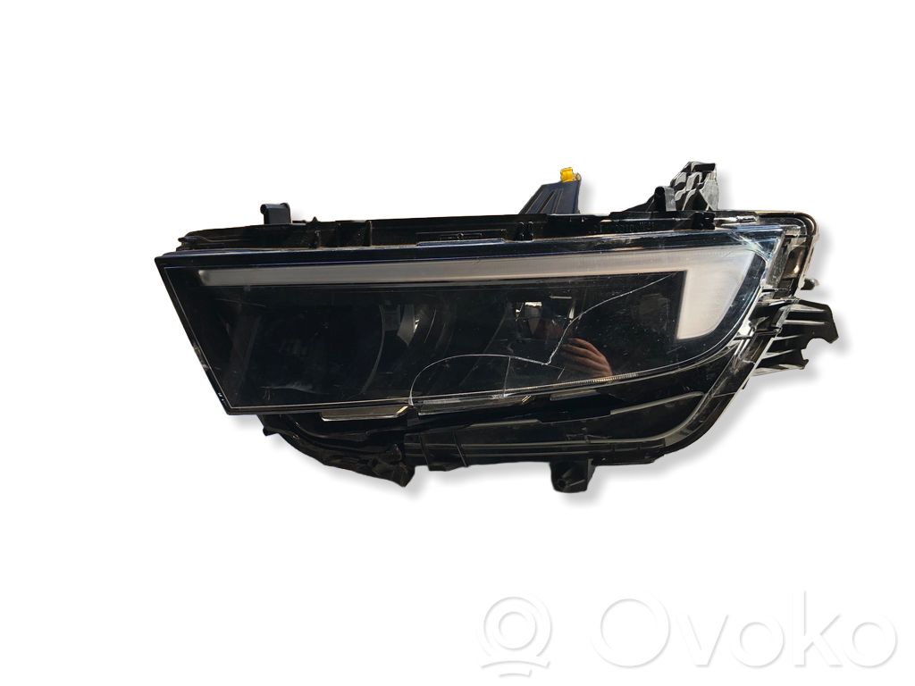 Opel Astra L Etu-/Ajovalo 