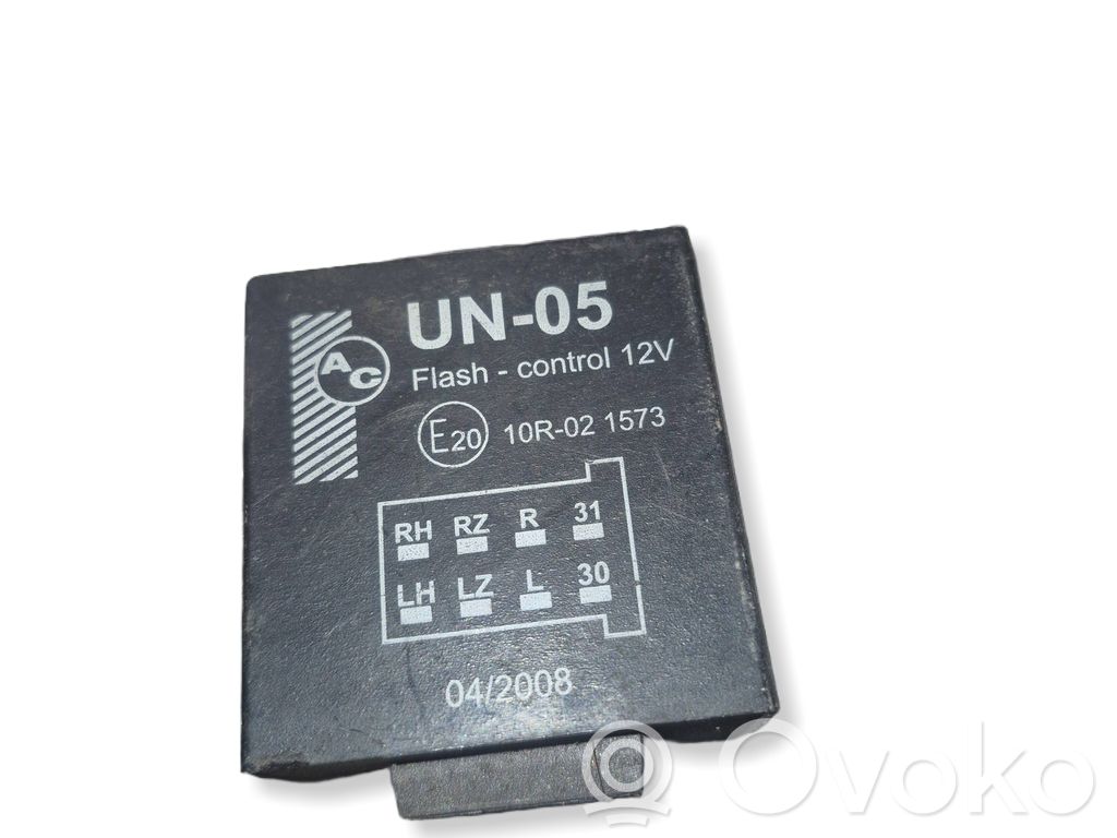 Audi A3 S3 8L Tow bar relay 