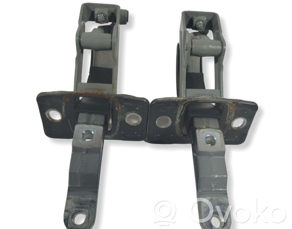 Saab 9-5 Tailgate/trunk/boot hinge 