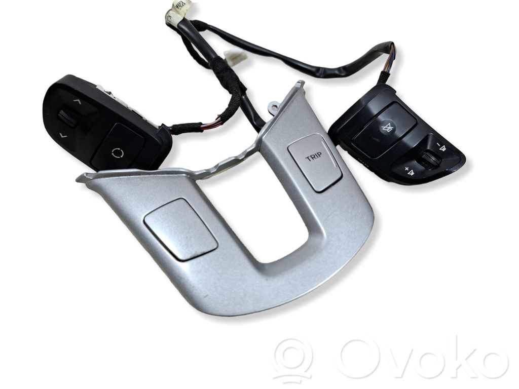 KIA Ceed Steering wheel buttons/switches 