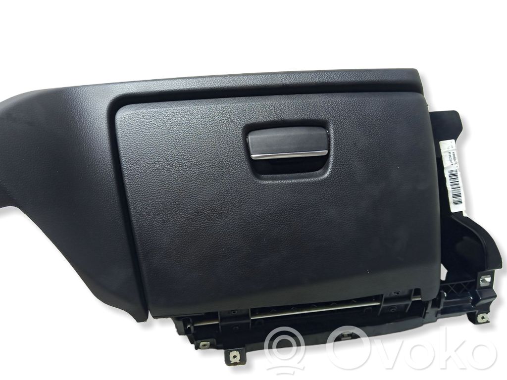 Glove box   6982563,20110323