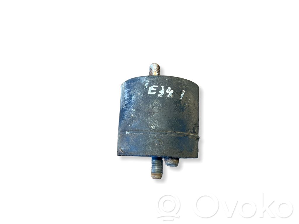 BMW 5 E34 Engine mount bracket 