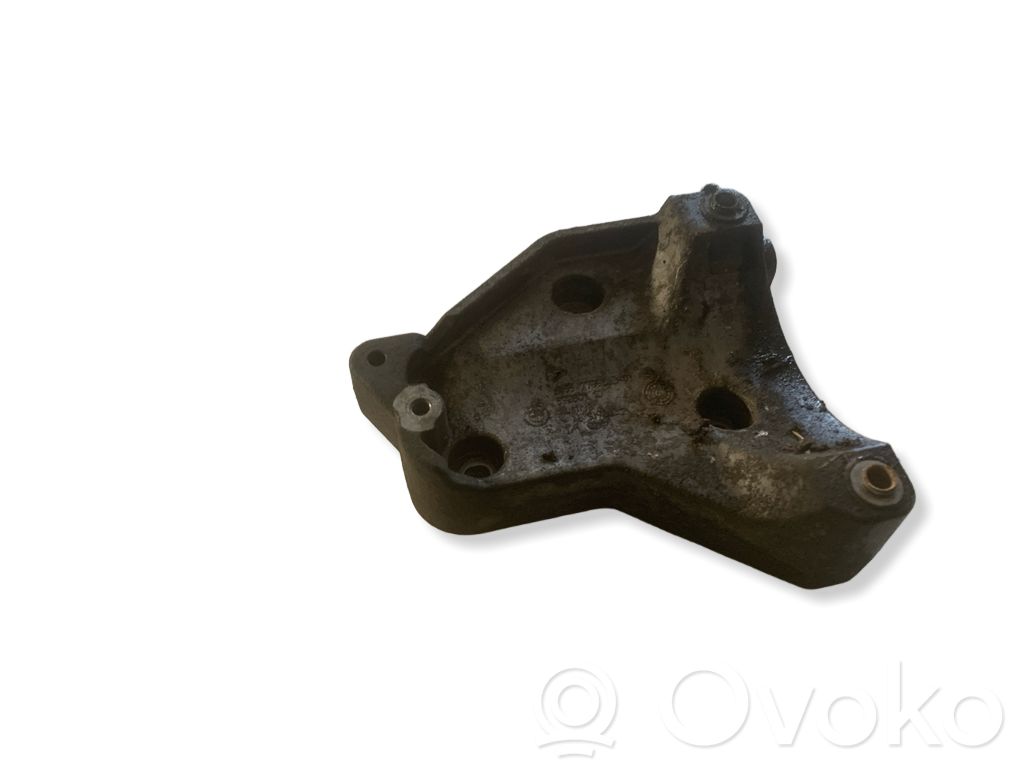 Engine mounting bracket   59280110,7799663