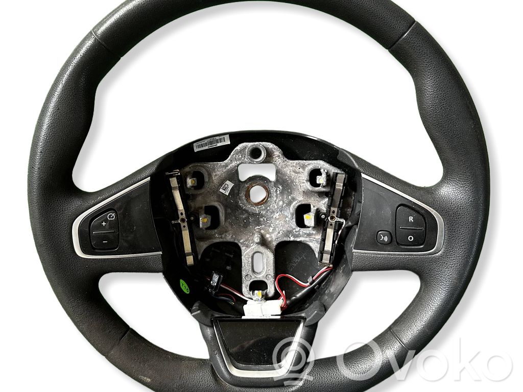 Renault Clio IV Steering wheel 