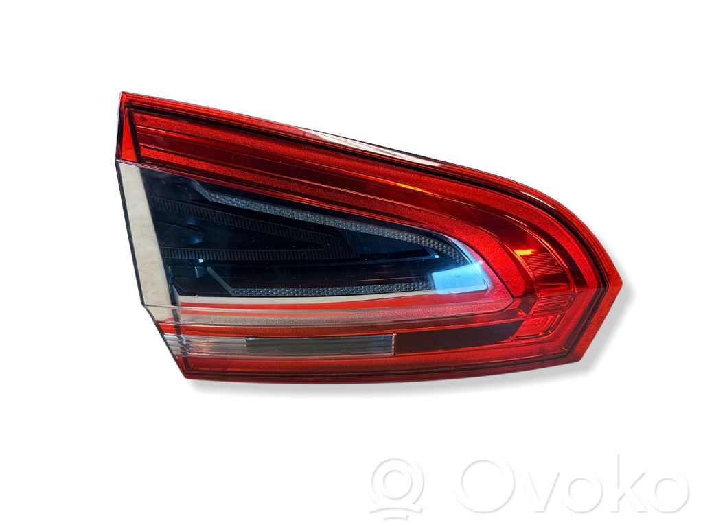 Ford Mondeo MK IV Aizmugurējais lukturis pārsegā 