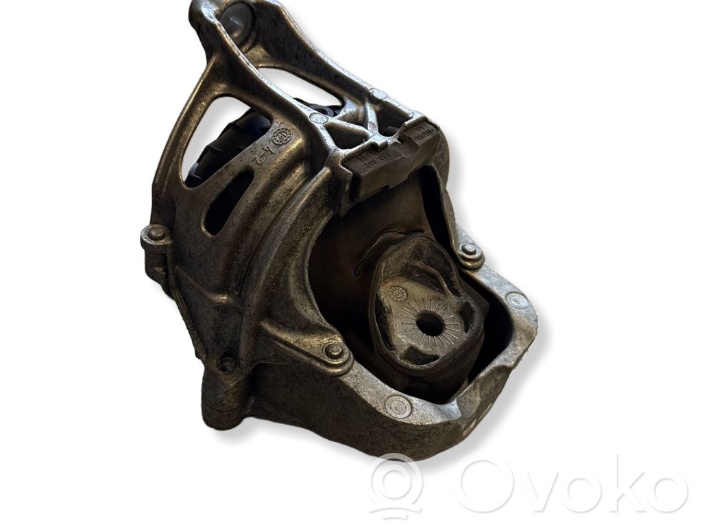 Audi Q5 SQ5 FY Engine mount bracket 