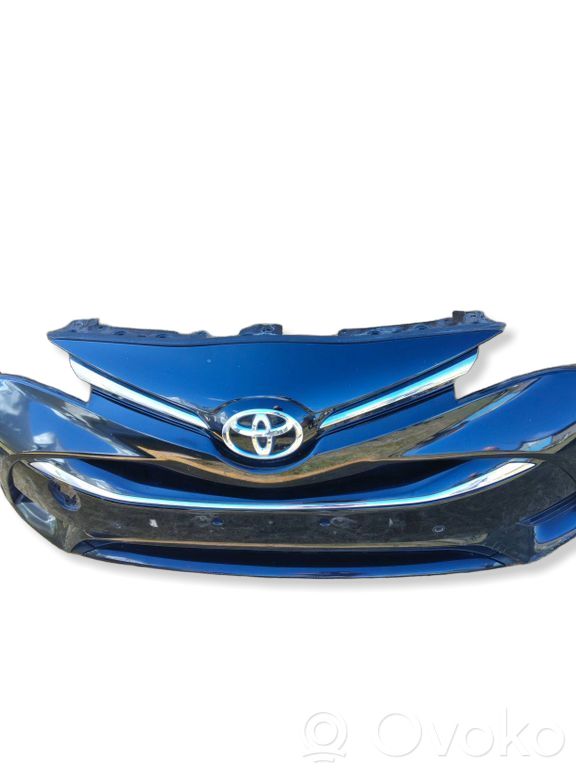 Toyota Avensis T270 Zderzak przedni 