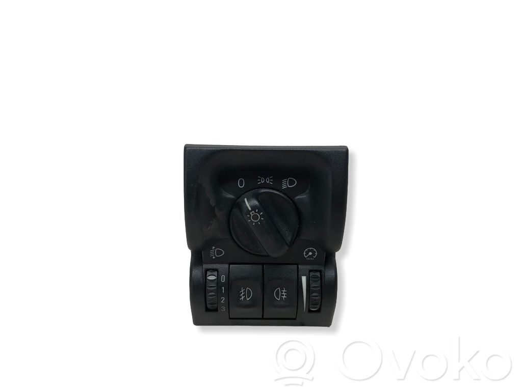 Light switch   53142807,90569814,2209991A