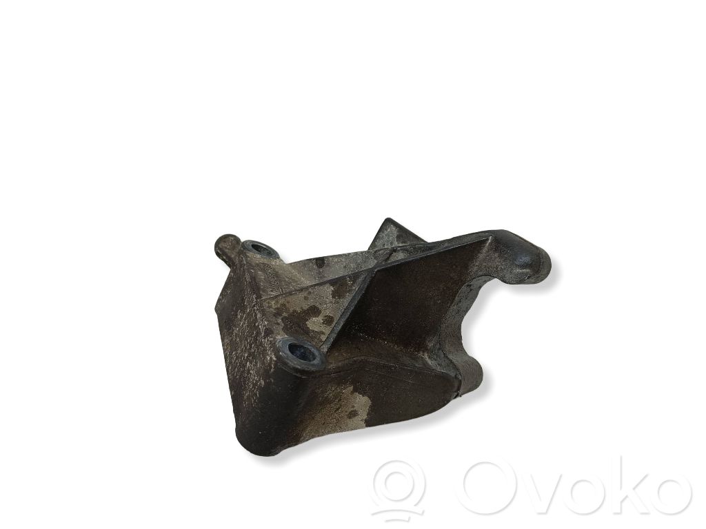 Opel Vectra B Engine mounting bracket 