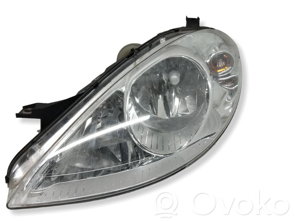 Mercedes-Benz A W169 Lampa przednia 