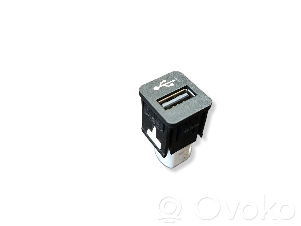 BMW 1 F20 F21 USB socket connector 