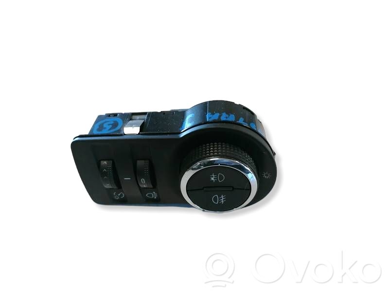 Interruptor de luz   13268703,251513,106852
