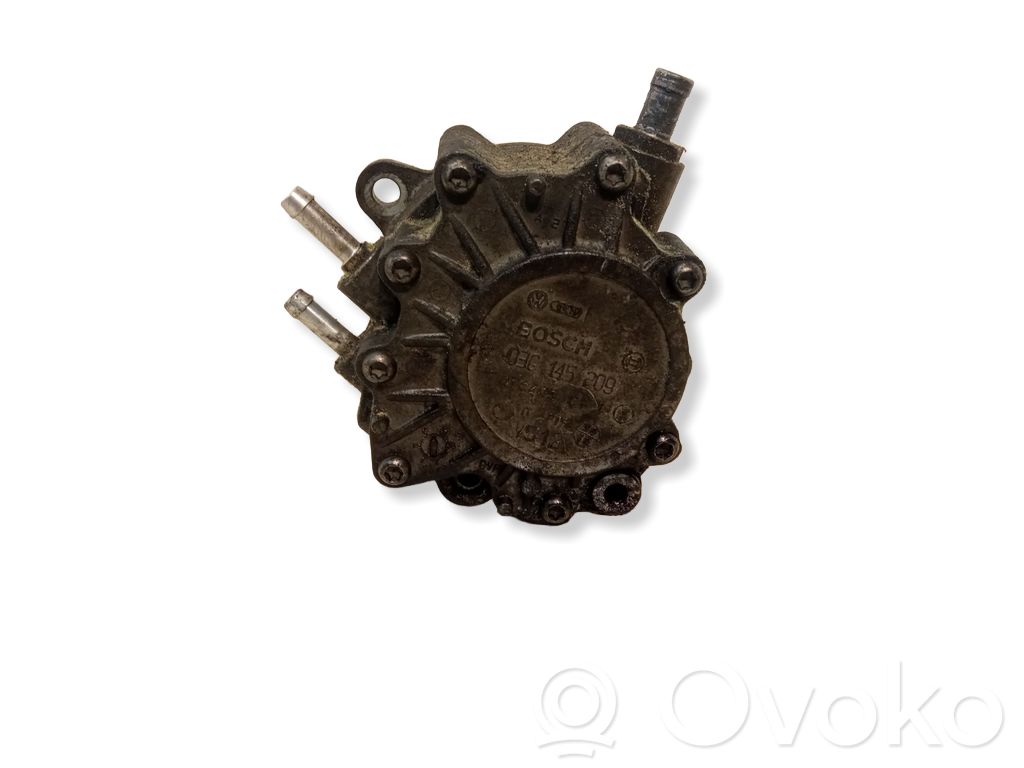 Volkswagen Touran I Vacuum pump 