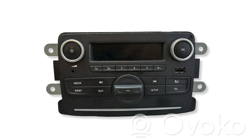 Dacia Dokker Panel / Radioodtwarzacz CD/DVD/GPS 