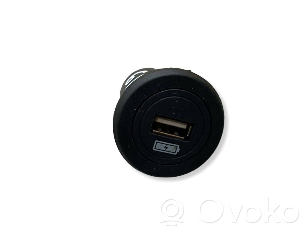 Jaguar I-Pace USB socket connector 