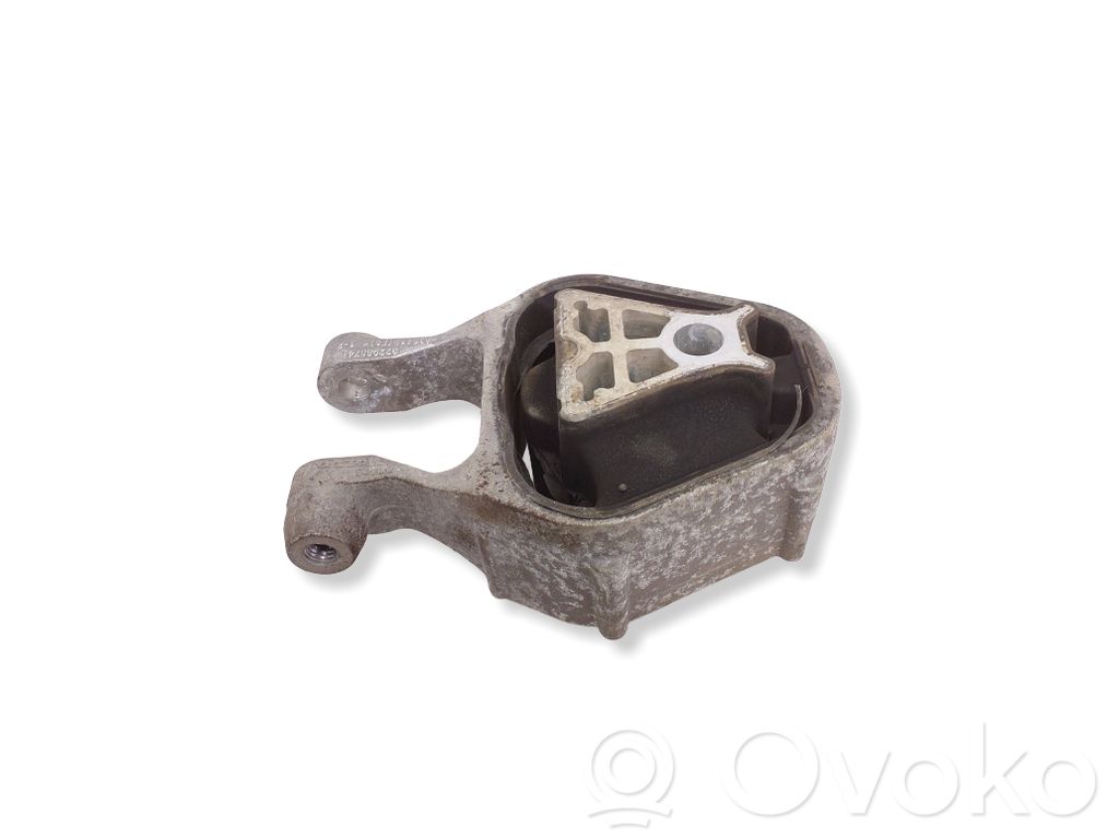 Volvo XC40 Engine mount bracket 