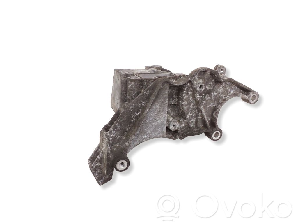 Porsche Cayenne (92A) Power steering pump mounting bracket 
