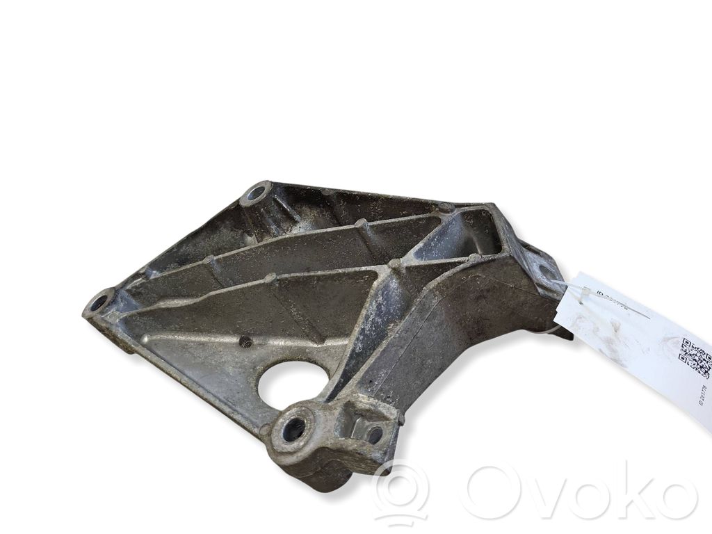 Engine mounting bracket   592801