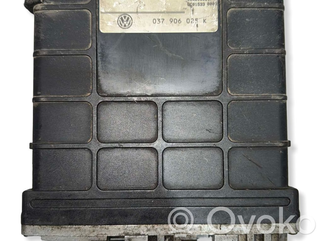 Volkswagen PASSAT B5.5 Engine control unit/module 