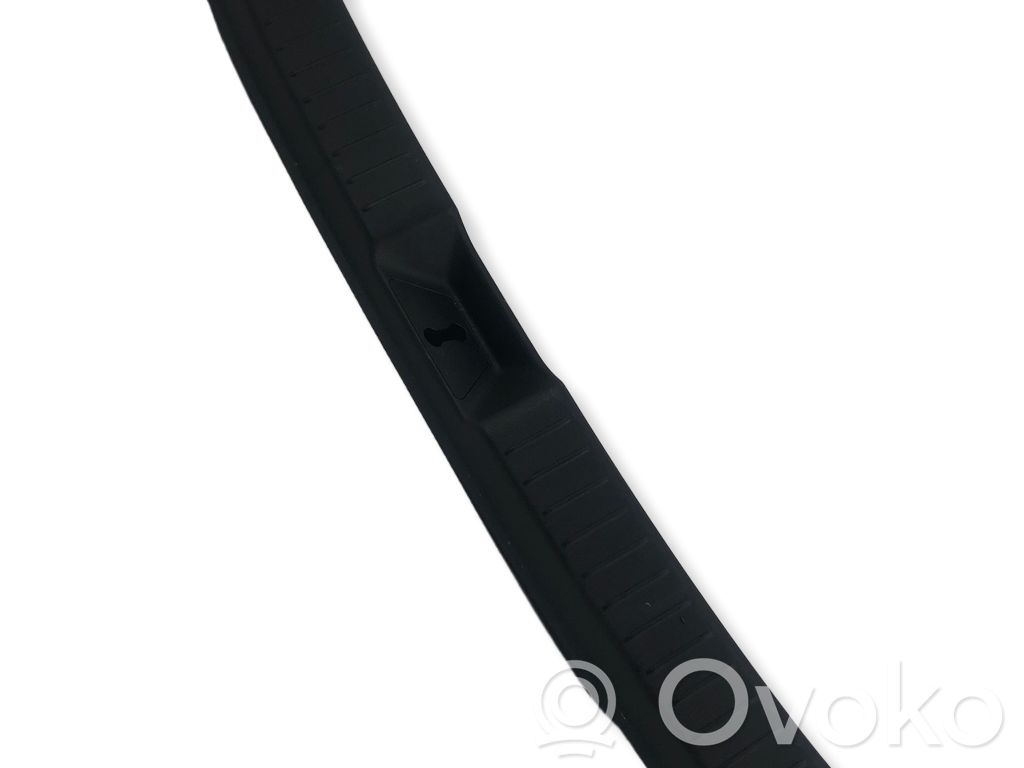 Trunk/boot sill cover protection
