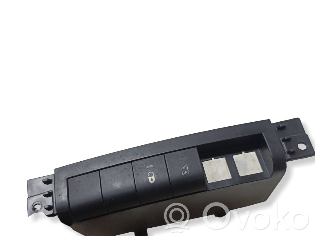 Peugeot 207 Central locking switch button 