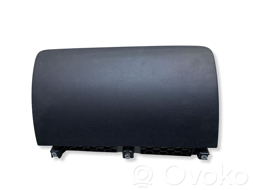Audi Q7 4L Glove box 